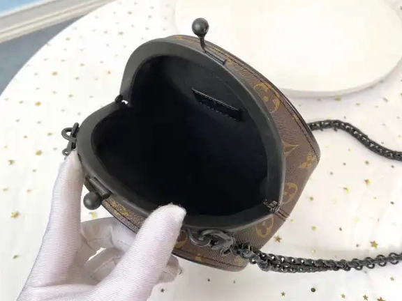 Cheap LOUIS VUITTON BOURSICOT BC 0521
